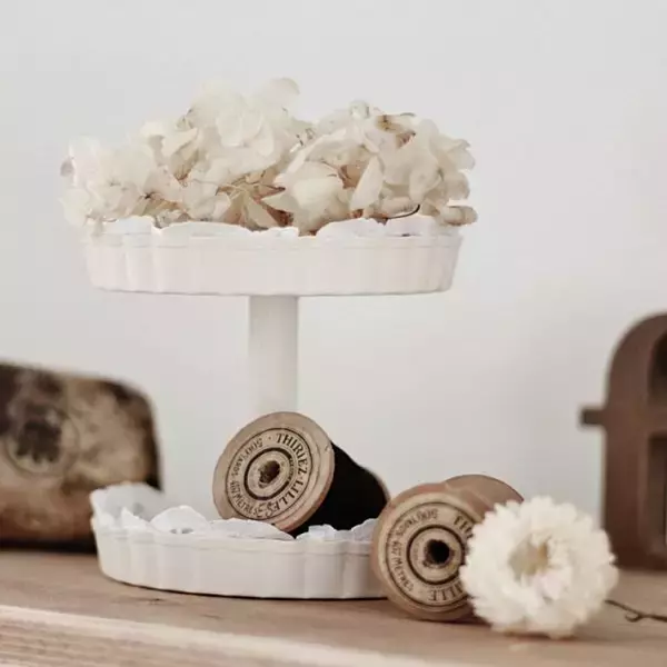 「デザイン違いで色々作りたくなる！ケーキスタンドをDIY」の画像