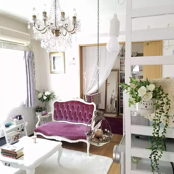 「優雅な空間でリラックス♡女子力の高いロココ調インテリア」の画像