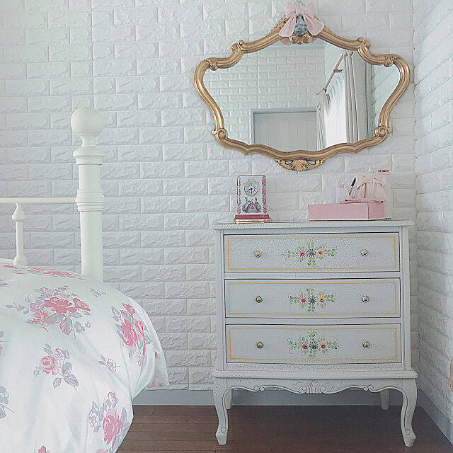 優雅な空間でリラックス♡女子力の高いロココ調インテリア