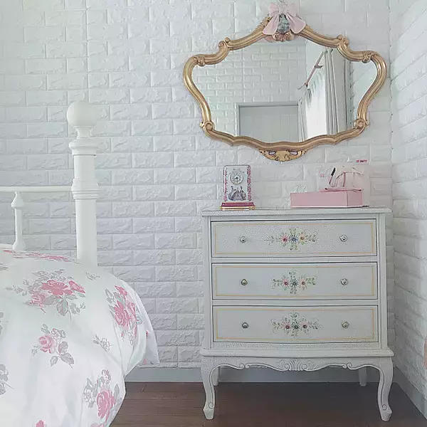 「優雅な空間でリラックス♡女子力の高いロココ調インテリア」の画像