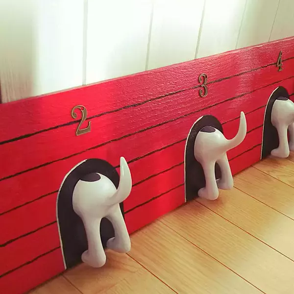 「フォトジェニックなフックはIKEAで！人気のフック活用例」の画像