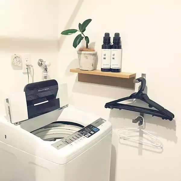 「フォトジェニックなフックはIKEAで！人気のフック活用例」の画像