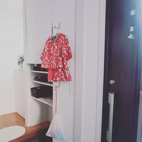 「フォトジェニックなフックはIKEAで！人気のフック活用例」の画像