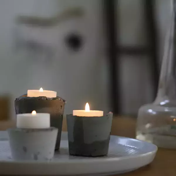 「流して固めるだけ♡簡単なのにかっこいい、セメントDIY」の画像