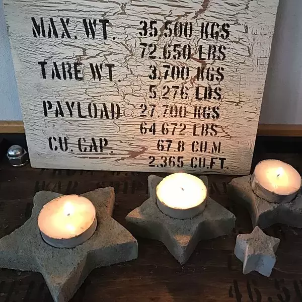 「流して固めるだけ♡簡単なのにかっこいい、セメントDIY」の画像