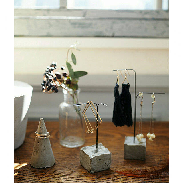 流して固めるだけ♡簡単なのにかっこいい、セメントDIY