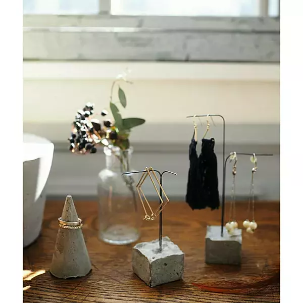 「流して固めるだけ♡簡単なのにかっこいい、セメントDIY」の画像