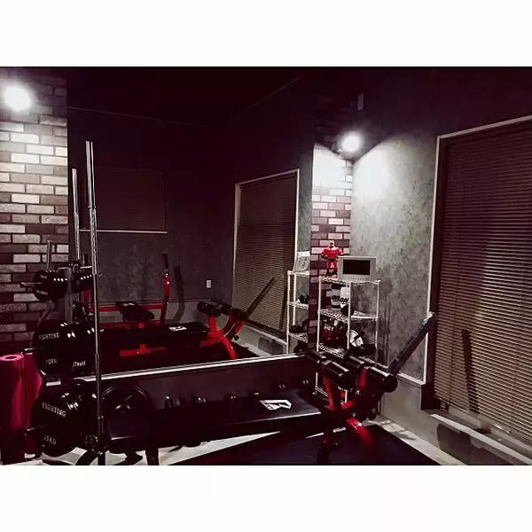 「自宅でヨガ＆ワークアウト！快適スペース作りのヒント」の画像