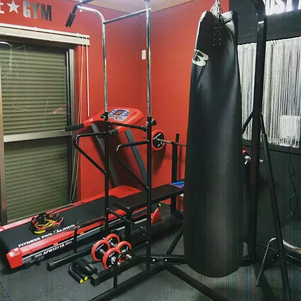 「自宅でヨガ＆ワークアウト！快適スペース作りのヒント」の画像