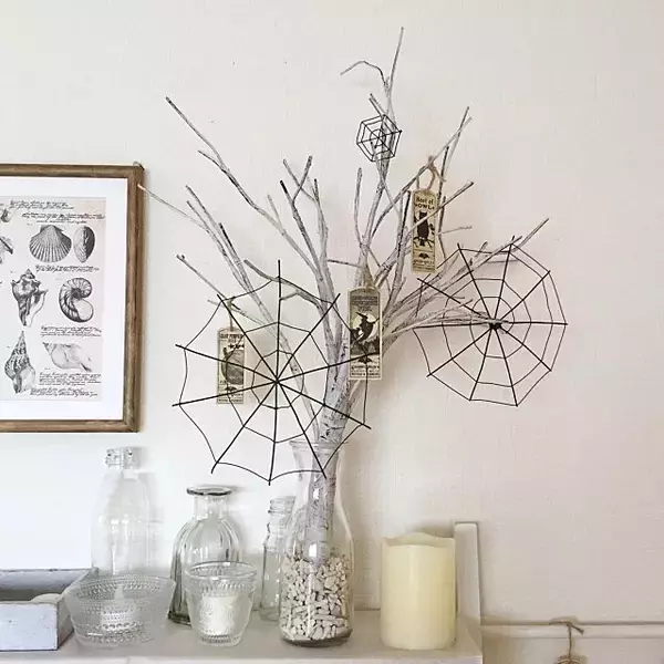 「こんなアイディアも！100均グッズでハロウィンを飾ろう」の画像