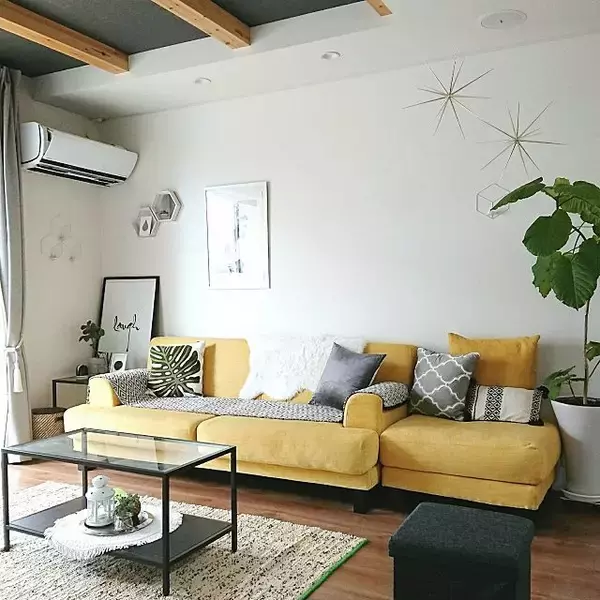 「個性の滲む明るい空間！あこがれのイエローインテリア」の画像