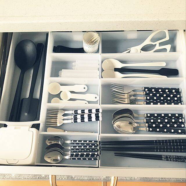 モダンキッチンに☆セリアのモノトーンアイテムの紹介