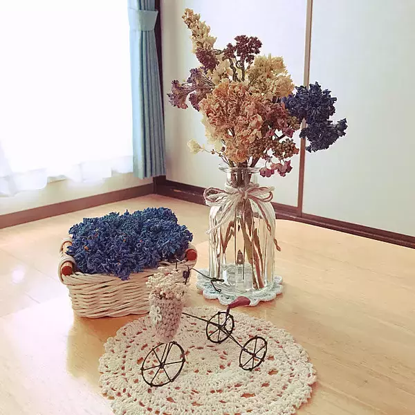 「華やかにもシンプルにも花を愛でる♡ダイソーの花瓶」の画像