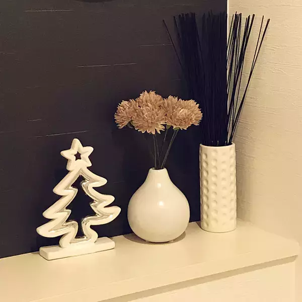 「華やかにもシンプルにも花を愛でる♡ダイソーの花瓶」の画像