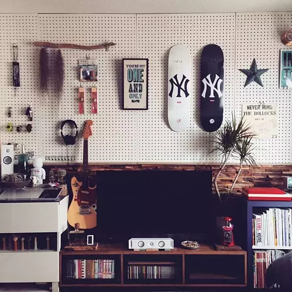 「壁がディスプレイ空間に☆有孔ボードで魅せるインテリアに」の画像