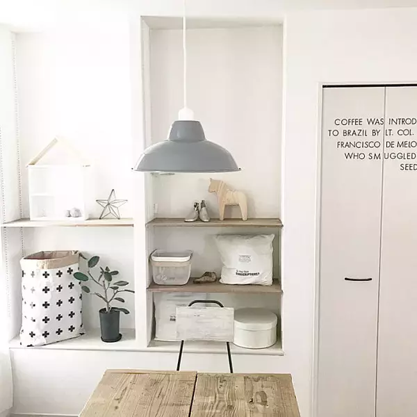 「こなれ感を出すならグレー！モダンでシンプルな色づかい」の画像