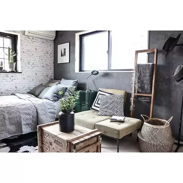 「こなれ感を出すならグレー！モダンでシンプルな色づかい」の画像