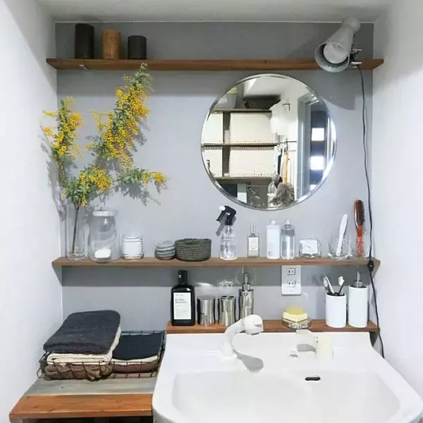 「こなれ感を出すならグレー！モダンでシンプルな色づかい」の画像