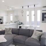 「こなれ感を出すならグレー！モダンでシンプルな色づかい」の画像9