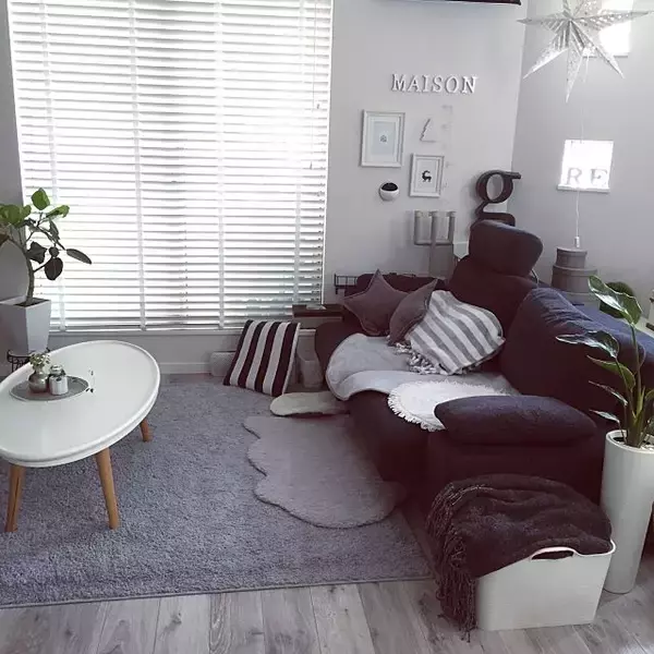 「こなれ感を出すならグレー！モダンでシンプルな色づかい」の画像