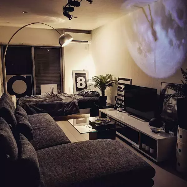 「ミステリアスな光と影の時計！プロジェクタークロック」の画像