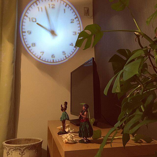 ミステリアスな光と影の時計！プロジェクタークロック