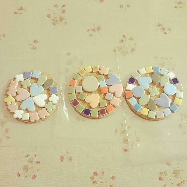 アレンジ自由自在♡ハンドメイドのガラスタイルコースター