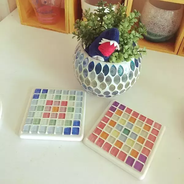 「アレンジ自由自在♡ハンドメイドのガラスタイルコースター」の画像