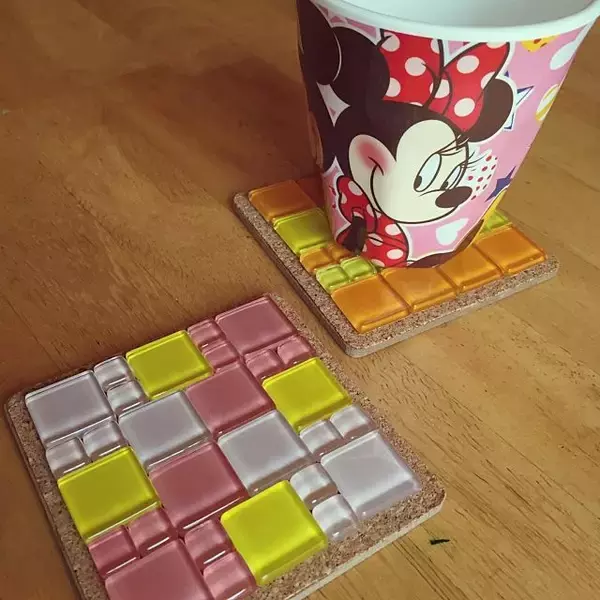 「アレンジ自由自在♡ハンドメイドのガラスタイルコースター」の画像