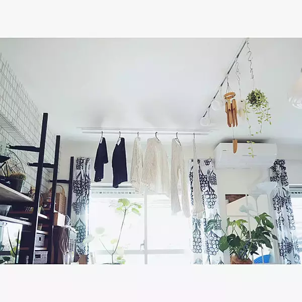 「アイデア＆便利グッズ満載！室内干しのアイデア10選」の画像