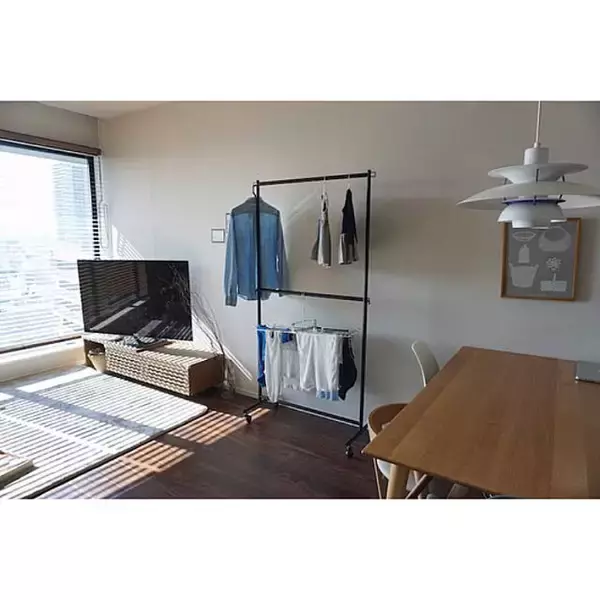 「アイデア＆便利グッズ満載！室内干しのアイデア10選」の画像