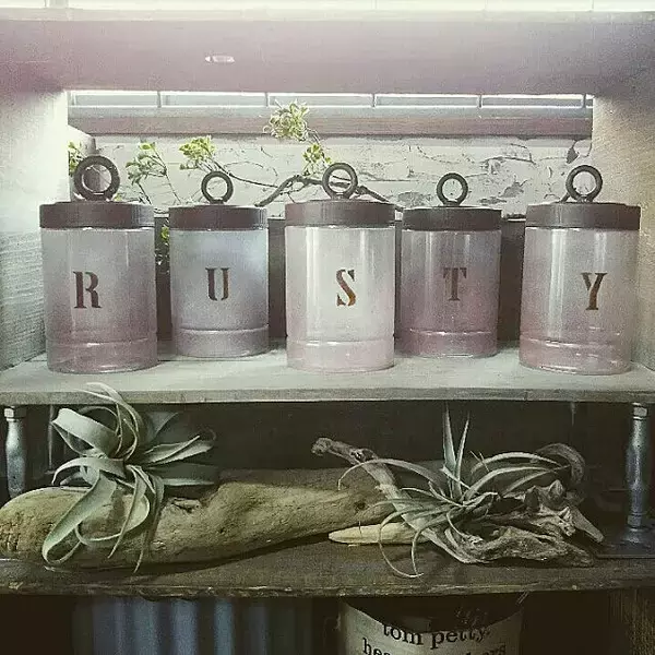 「それ、捨てないで‼空き容器を使ったリメイク雑貨がすごい」の画像