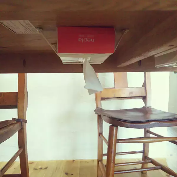 「リビングやダイニングを使いやすく整える！テーブル下収納」の画像