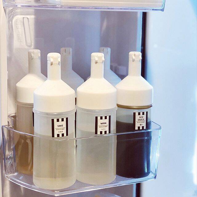 見た目も使い勝手も抜群にいい！セリアの調味料入れの活用