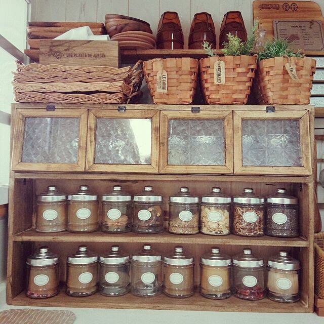 見た目も使い勝手も抜群にいい！セリアの調味料入れの活用