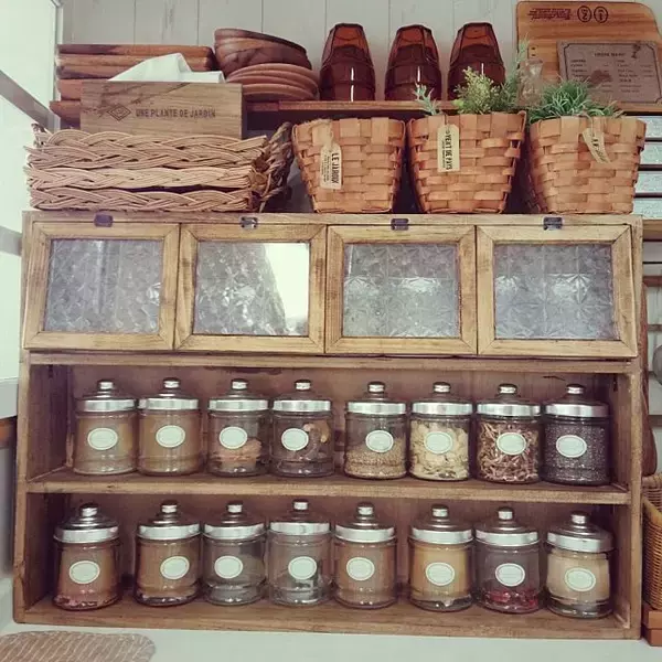 「見た目も使い勝手も抜群にいい！セリアの調味料入れの活用」の画像