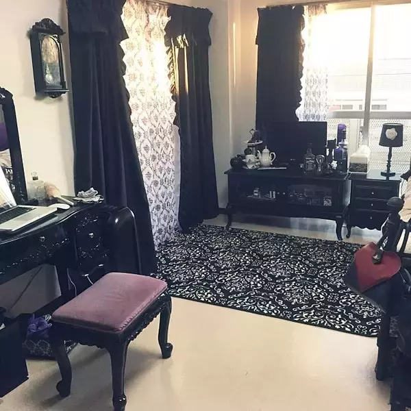 「ミステリアスな世界にようこそ♡ゴシックインテリアの魅力」の画像