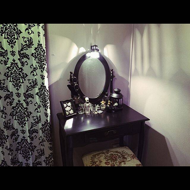 ミステリアスな世界にようこそ♡ゴシックインテリアの魅力