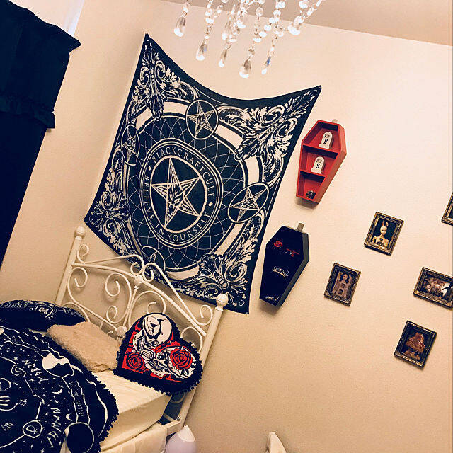 ミステリアスな世界にようこそ♡ゴシックインテリアの魅力