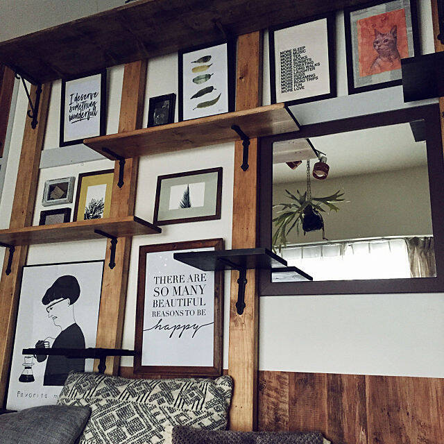 こだわりアイテムのための空間を♡ディスプレイ棚のDIY