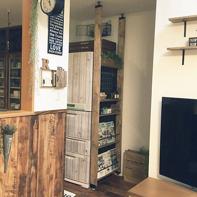 こだわりアイテムのための空間を♡ディスプレイ棚のDIY