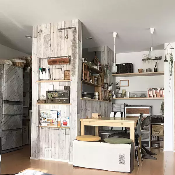 「この方法ありかも♡試したくなる技あり絵本収納アイデア」の画像