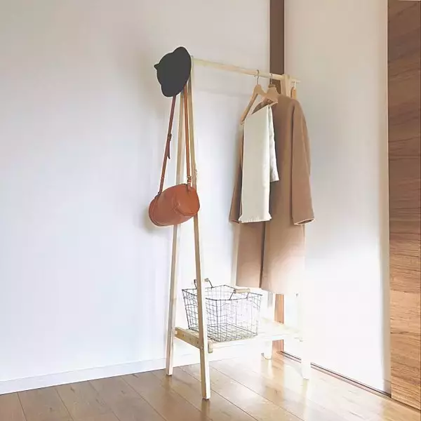 「洋服をすっきりきれいにまとめる！ニトリのハンガーラック」の画像