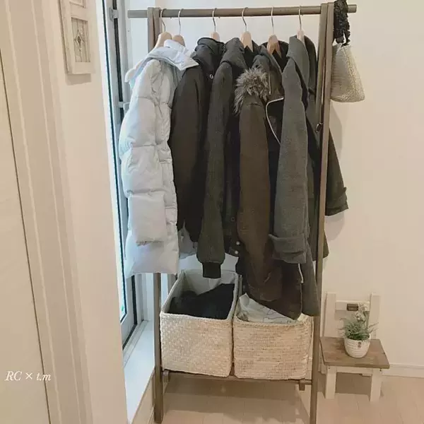 「洋服をすっきりきれいにまとめる！ニトリのハンガーラック」の画像