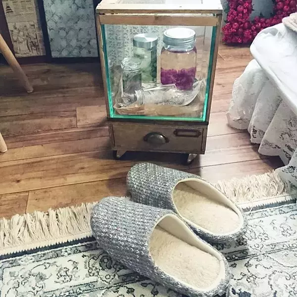 「驚きのクオリティ！100円ショップの高見えスリッパ10選」の画像