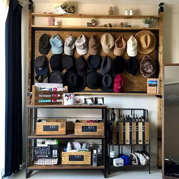 「壁面に飾る☆ペグボードを使ったコレクションディスプレイ」の画像