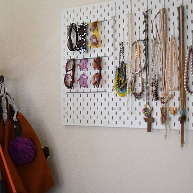 壁面に飾る☆ペグボードを使ったコレクションディスプレイ