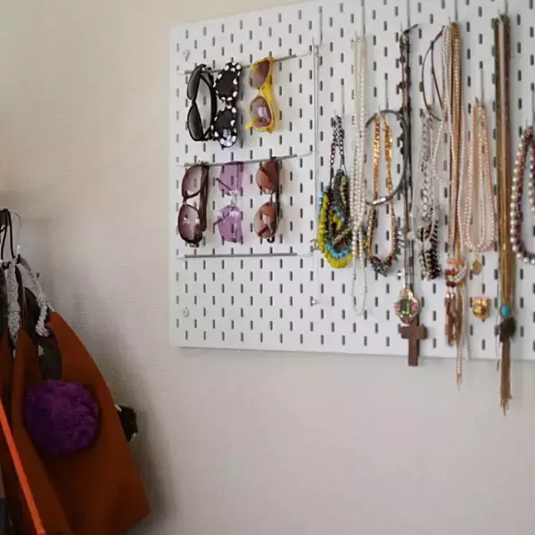 「壁面に飾る☆ペグボードを使ったコレクションディスプレイ」の画像