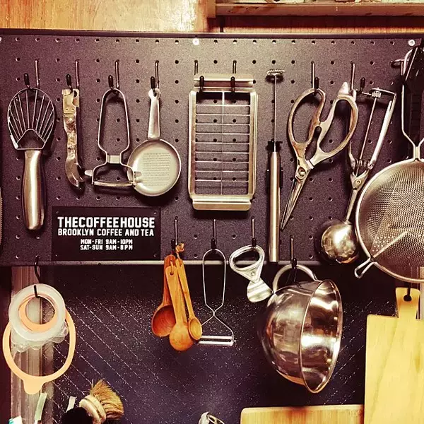 「壁面に飾る☆ペグボードを使ったコレクションディスプレイ」の画像