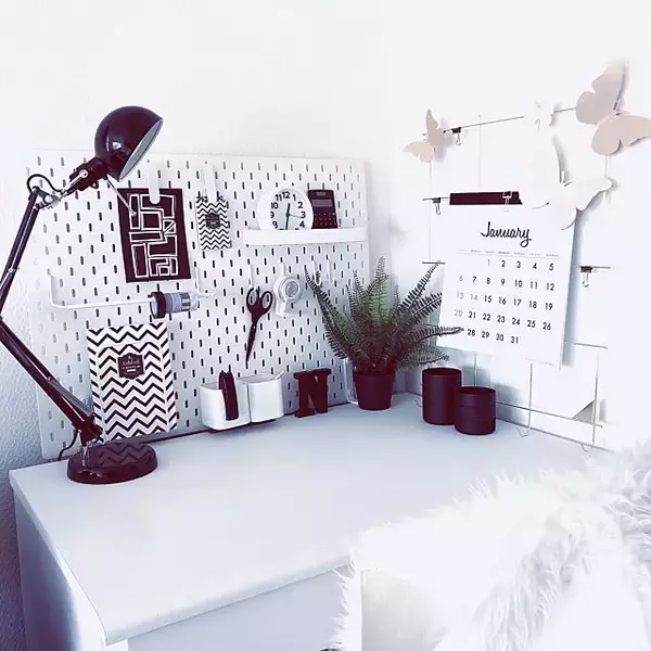 「壁面に飾る☆ペグボードを使ったコレクションディスプレイ」の画像